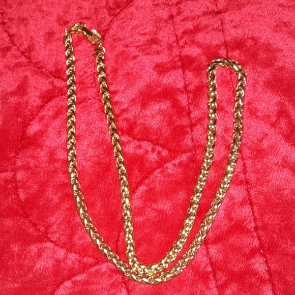 🌺GOLDTONE Necklace - Picture 2 of 3